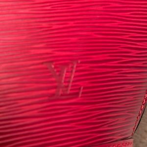 Authentic Louis Vuitton St. Jacques
